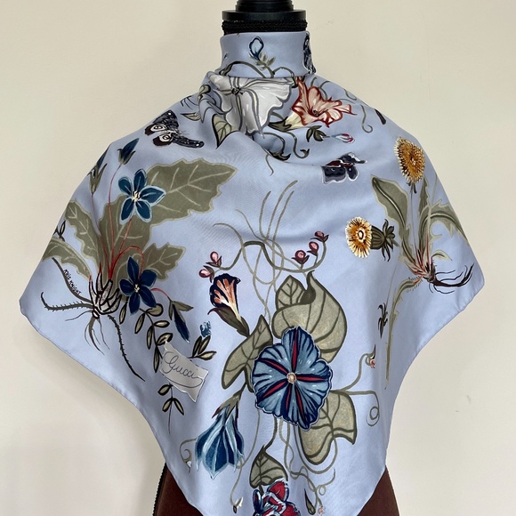 New Gucci Scarf Flora Print Kris Knight Blue Silk Wrap with Gucci Gift Box - Picture 4 of 16